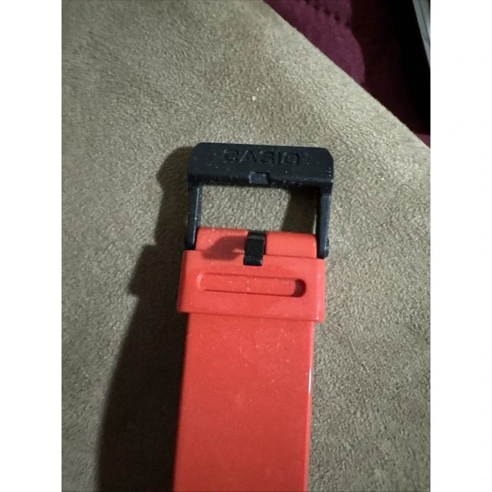 Casio Classic Red and Black Men Wristwatch f108whc Water Resistant Stainless Are